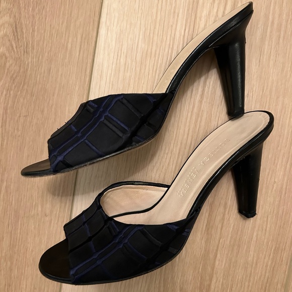 Bottega Vaneta satin heeled slides (black and subtle blue plaid). - Picture 3 of 6